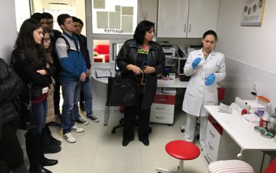 Учениците од гимназијата “Добри Даскалов” ја посетија биохемиската лабораторија “Еми Медикус” во Кавадарци