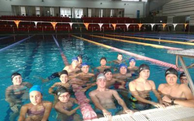Учениците од II година во посета на базенот Карпош во Скопје