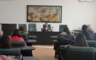 Во рамките на предметот Практична настава ученици остварија средба со Градоначалникот на Општина Кавадарци