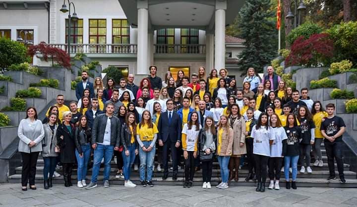 Учениците од Гимназијата – гости кај Претседателот Пендаровски